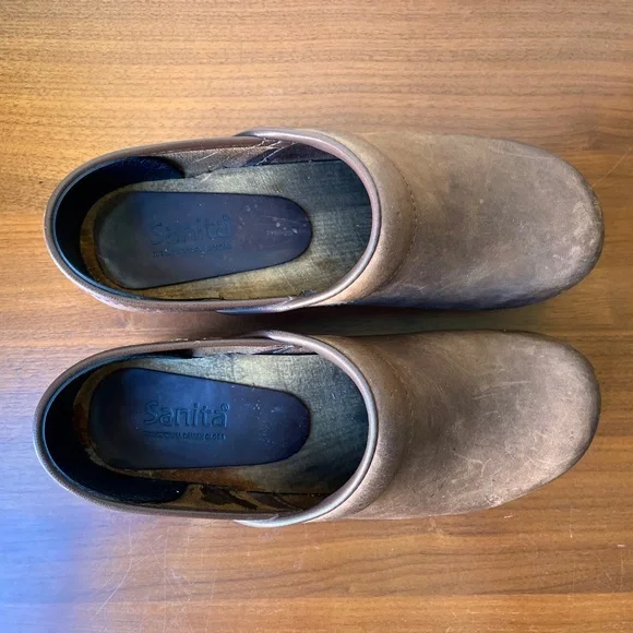 [US 8.5/EU 39] Sanita Julie Clogs — Antique Brown oiled leather - Picture 12 of 15